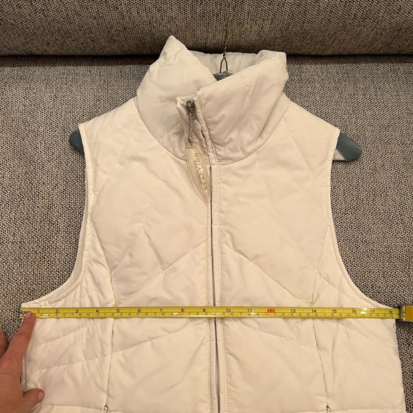 Kenneth Cole Reaction Quilted Down Vest - Picture 6 of 6